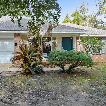 Sunset Getaway Spacious Retreat Near Beaches & Local Attractions